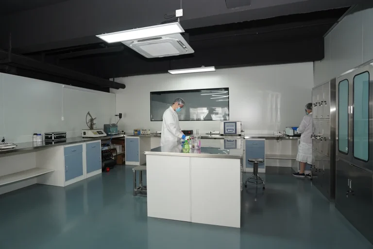 Tianhua Preservation Lab technicians conducting packaging performance tests